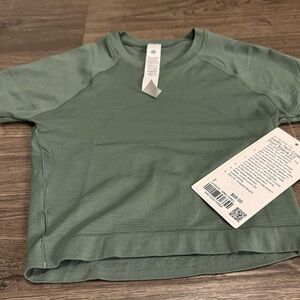 NWT Lululemon Swiftly Tech Cropped Short Sleeve 2.0